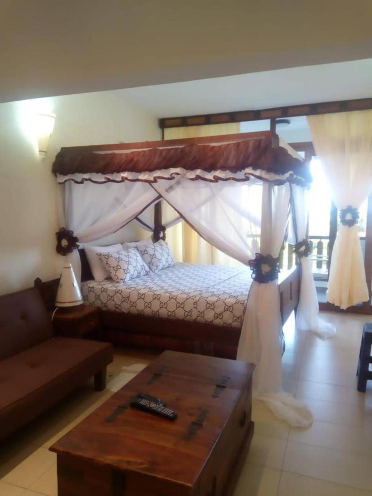Golden Sands Resort Diani Beach Eksteriør bilde